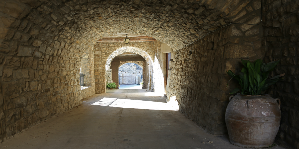 Pujalt i l’Astor, pedra i tradició