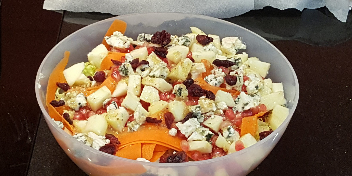 Amanida de poma i nabius amb vinagreta de nous