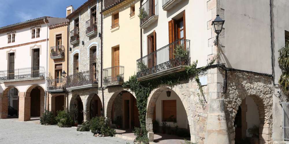 La plaça major de La Llacuna