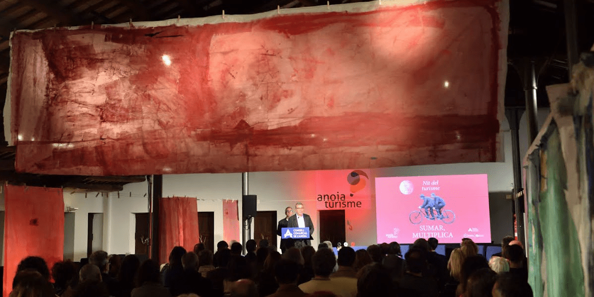 El Consell Comarcal i Anoia Turisme celebren la 2a Nit del Turisme, promovent la col·laboració entre els diferents agents del sector