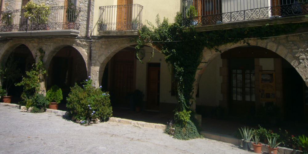 La plaça Major de La Llacuna